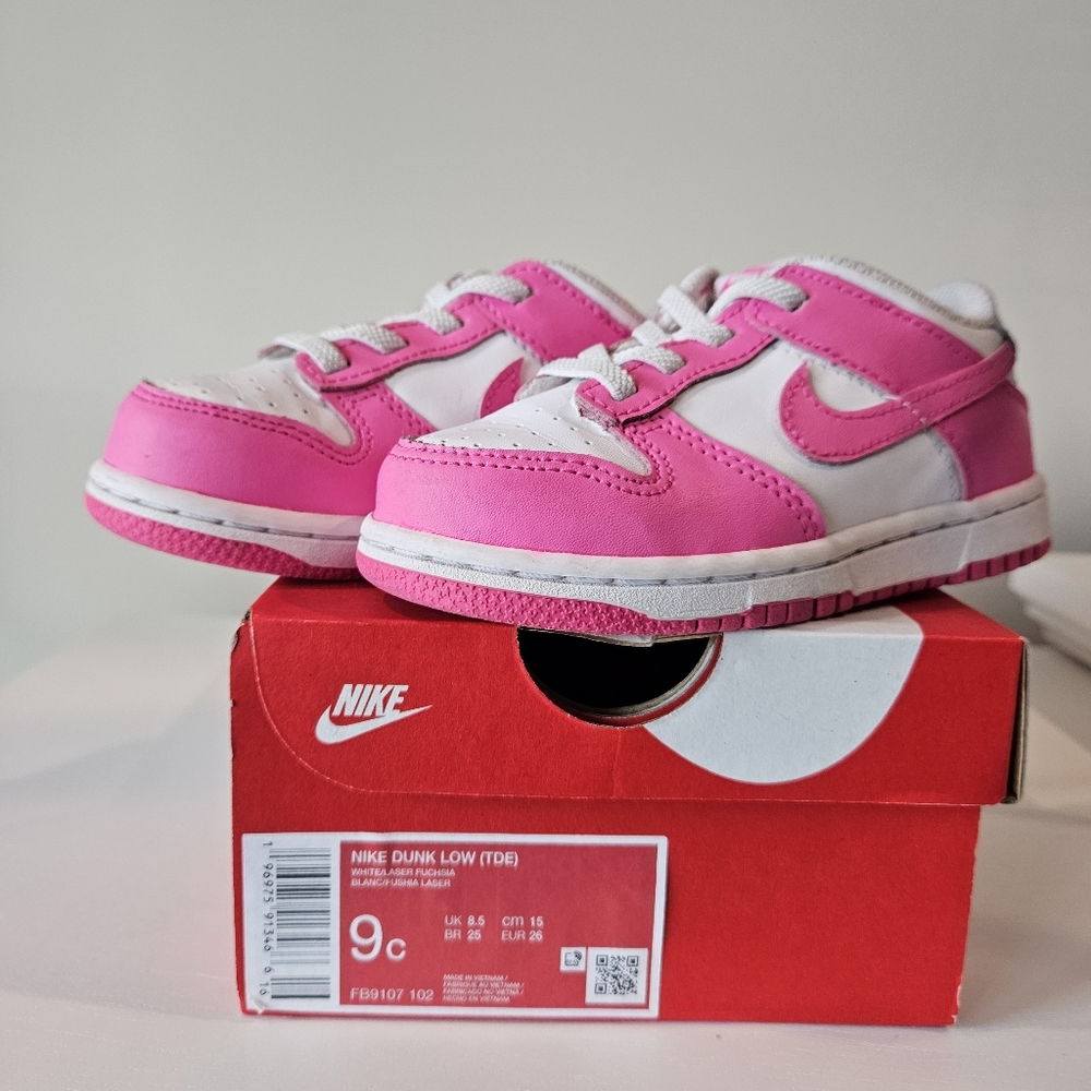 Nike Dunk Low 9c Fuchisa/White